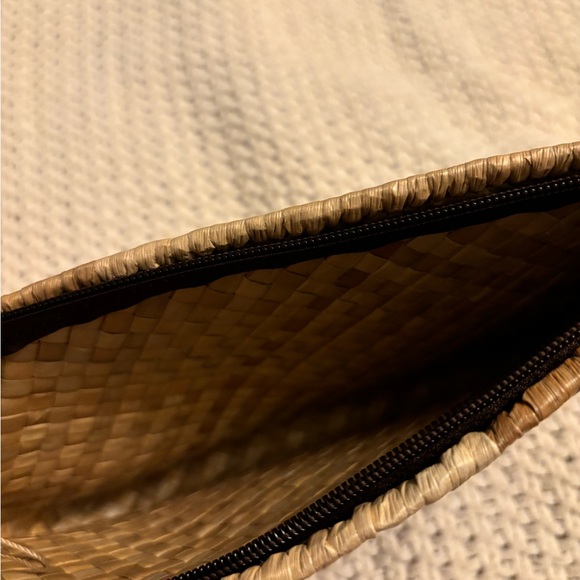 Lauhala clutch w zipper 9.5x6 inches brand new - Picture 2 of 3
